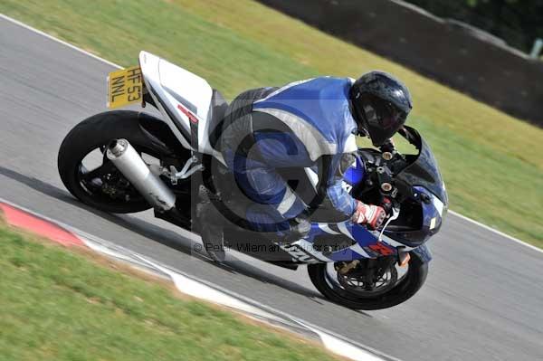 Motorcycle action photographs;Trackday digital images;event digital images;eventdigitalimages;no limits trackday;peter wileman photography;snetterton;snetterton circuit norfolk;snetterton photographs;trackday;trackday photos