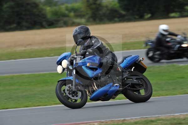 Motorcycle action photographs;Trackday digital images;event digital images;eventdigitalimages;no limits trackday;peter wileman photography;snetterton;snetterton circuit norfolk;snetterton photographs;trackday;trackday photos