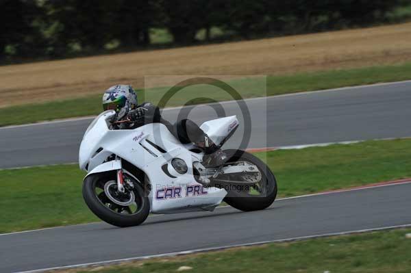 Motorcycle action photographs;Trackday digital images;event digital images;eventdigitalimages;no limits trackday;peter wileman photography;snetterton;snetterton circuit norfolk;snetterton photographs;trackday;trackday photos