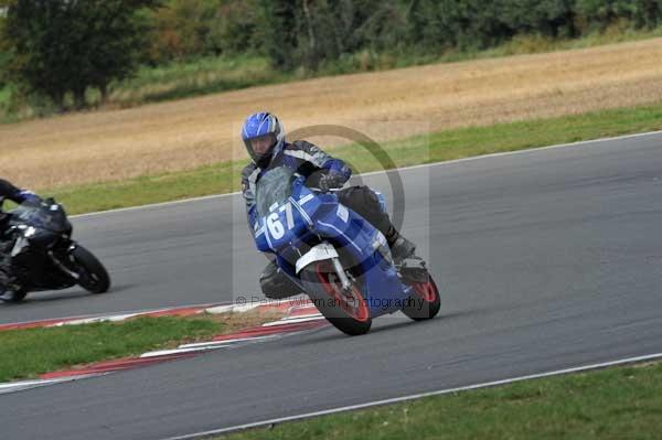 Motorcycle action photographs;Trackday digital images;event digital images;eventdigitalimages;no limits trackday;peter wileman photography;snetterton;snetterton circuit norfolk;snetterton photographs;trackday;trackday photos