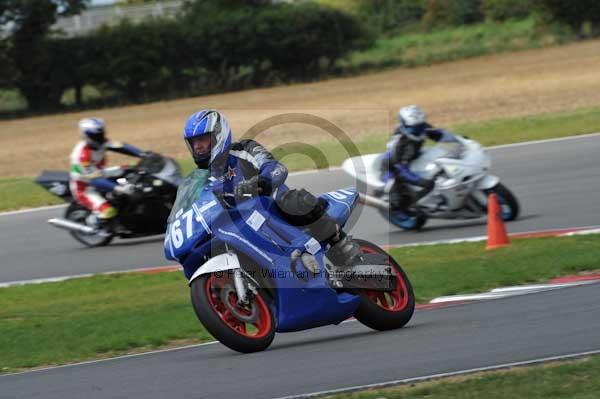 Motorcycle action photographs;Trackday digital images;event digital images;eventdigitalimages;no limits trackday;peter wileman photography;snetterton;snetterton circuit norfolk;snetterton photographs;trackday;trackday photos