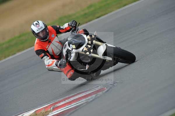 Motorcycle action photographs;Trackday digital images;event digital images;eventdigitalimages;no limits trackday;peter wileman photography;snetterton;snetterton circuit norfolk;snetterton photographs;trackday;trackday photos