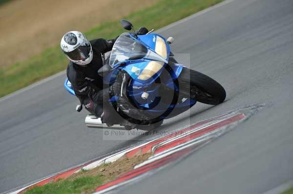 Motorcycle action photographs;Trackday digital images;event digital images;eventdigitalimages;no limits trackday;peter wileman photography;snetterton;snetterton circuit norfolk;snetterton photographs;trackday;trackday photos