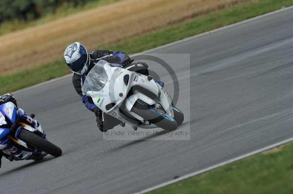 Motorcycle action photographs;Trackday digital images;event digital images;eventdigitalimages;no limits trackday;peter wileman photography;snetterton;snetterton circuit norfolk;snetterton photographs;trackday;trackday photos