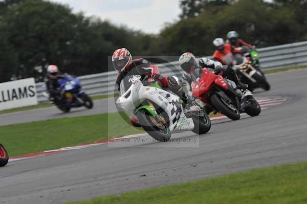 Motorcycle action photographs;Trackday digital images;event digital images;eventdigitalimages;no limits trackday;peter wileman photography;snetterton;snetterton circuit norfolk;snetterton photographs;trackday;trackday photos