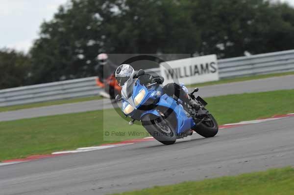 Motorcycle action photographs;Trackday digital images;event digital images;eventdigitalimages;no limits trackday;peter wileman photography;snetterton;snetterton circuit norfolk;snetterton photographs;trackday;trackday photos