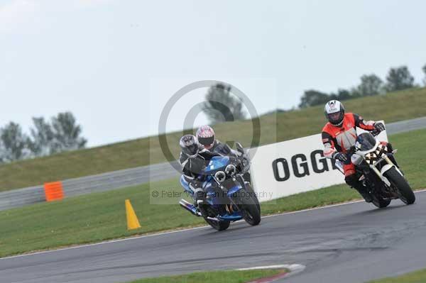 Motorcycle action photographs;Trackday digital images;event digital images;eventdigitalimages;no limits trackday;peter wileman photography;snetterton;snetterton circuit norfolk;snetterton photographs;trackday;trackday photos