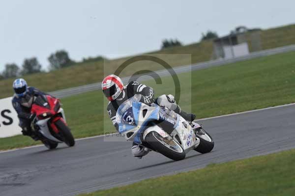 Motorcycle action photographs;Trackday digital images;event digital images;eventdigitalimages;no limits trackday;peter wileman photography;snetterton;snetterton circuit norfolk;snetterton photographs;trackday;trackday photos