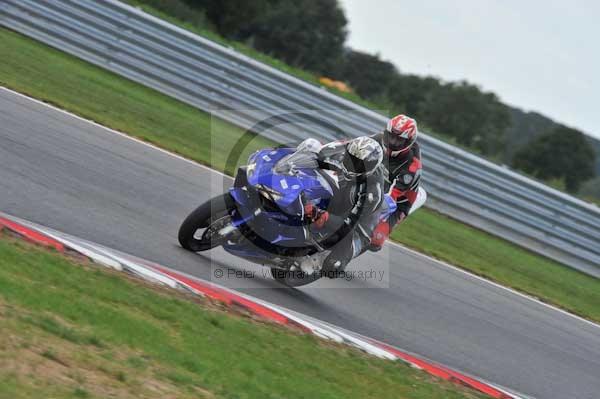 Motorcycle action photographs;Trackday digital images;event digital images;eventdigitalimages;no limits trackday;peter wileman photography;snetterton;snetterton circuit norfolk;snetterton photographs;trackday;trackday photos