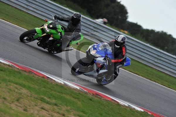 Motorcycle action photographs;Trackday digital images;event digital images;eventdigitalimages;no limits trackday;peter wileman photography;snetterton;snetterton circuit norfolk;snetterton photographs;trackday;trackday photos