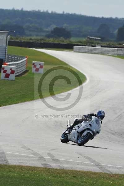 Motorcycle action photographs;Trackday digital images;event digital images;eventdigitalimages;no limits trackday;peter wileman photography;snetterton;snetterton circuit norfolk;snetterton photographs;trackday;trackday photos