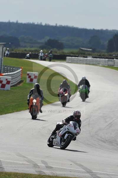 Motorcycle action photographs;Trackday digital images;event digital images;eventdigitalimages;no limits trackday;peter wileman photography;snetterton;snetterton circuit norfolk;snetterton photographs;trackday;trackday photos