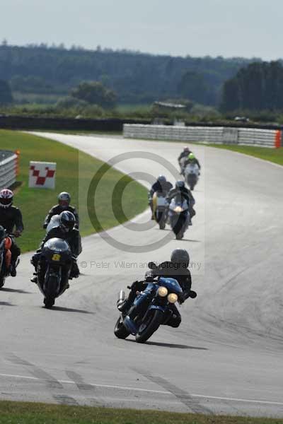 Motorcycle action photographs;Trackday digital images;event digital images;eventdigitalimages;no limits trackday;peter wileman photography;snetterton;snetterton circuit norfolk;snetterton photographs;trackday;trackday photos