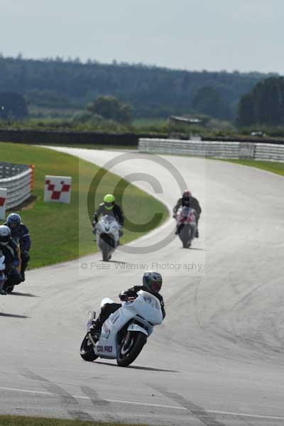 Motorcycle action photographs;Trackday digital images;event digital images;eventdigitalimages;no limits trackday;peter wileman photography;snetterton;snetterton circuit norfolk;snetterton photographs;trackday;trackday photos