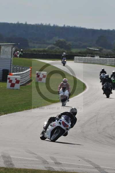 Motorcycle action photographs;Trackday digital images;event digital images;eventdigitalimages;no limits trackday;peter wileman photography;snetterton;snetterton circuit norfolk;snetterton photographs;trackday;trackday photos