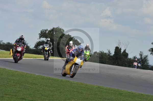 Motorcycle action photographs;Trackday digital images;event digital images;eventdigitalimages;no limits trackday;peter wileman photography;snetterton;snetterton circuit norfolk;snetterton photographs;trackday;trackday photos