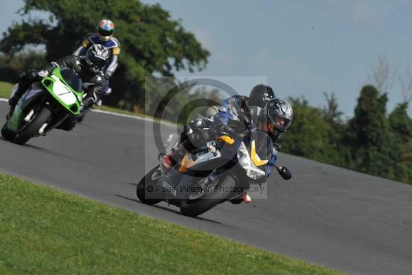 Motorcycle action photographs;Trackday digital images;event digital images;eventdigitalimages;no limits trackday;peter wileman photography;snetterton;snetterton circuit norfolk;snetterton photographs;trackday;trackday photos