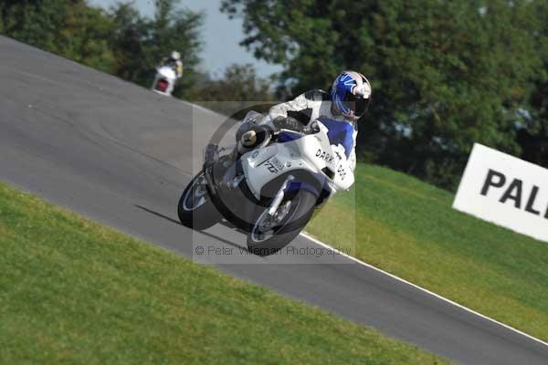 Motorcycle action photographs;Trackday digital images;event digital images;eventdigitalimages;no limits trackday;peter wileman photography;snetterton;snetterton circuit norfolk;snetterton photographs;trackday;trackday photos