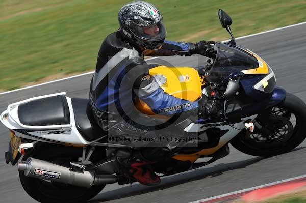 Motorcycle action photographs;Trackday digital images;event digital images;eventdigitalimages;no limits trackday;peter wileman photography;snetterton;snetterton circuit norfolk;snetterton photographs;trackday;trackday photos