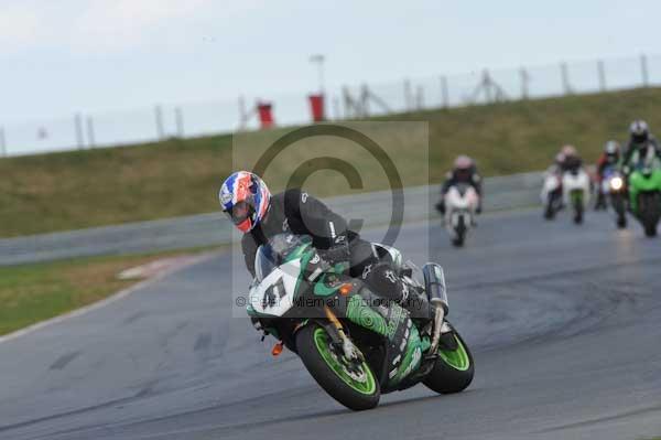 Motorcycle action photographs;Trackday digital images;event digital images;eventdigitalimages;no limits trackday;peter wileman photography;snetterton;snetterton circuit norfolk;snetterton photographs;trackday;trackday photos