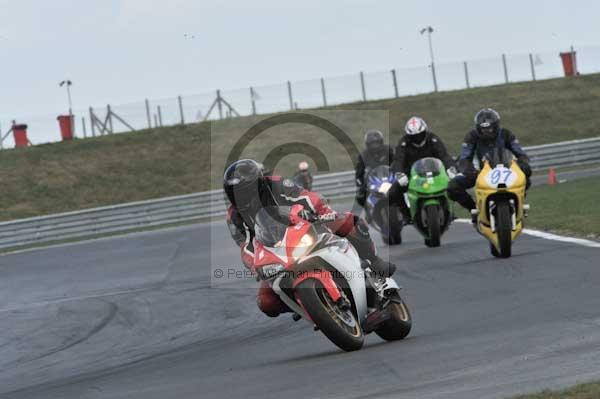 Motorcycle action photographs;Trackday digital images;event digital images;eventdigitalimages;no limits trackday;peter wileman photography;snetterton;snetterton circuit norfolk;snetterton photographs;trackday;trackday photos