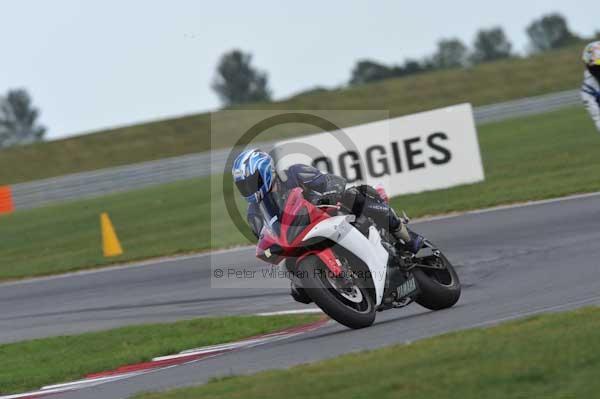 Motorcycle action photographs;Trackday digital images;event digital images;eventdigitalimages;no limits trackday;peter wileman photography;snetterton;snetterton circuit norfolk;snetterton photographs;trackday;trackday photos