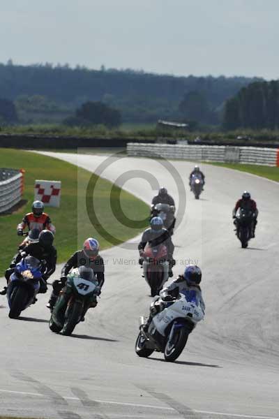 Motorcycle action photographs;Trackday digital images;event digital images;eventdigitalimages;no limits trackday;peter wileman photography;snetterton;snetterton circuit norfolk;snetterton photographs;trackday;trackday photos