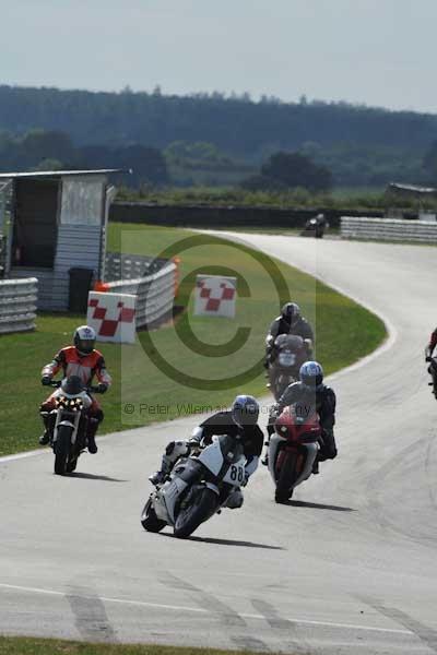 Motorcycle action photographs;Trackday digital images;event digital images;eventdigitalimages;no limits trackday;peter wileman photography;snetterton;snetterton circuit norfolk;snetterton photographs;trackday;trackday photos