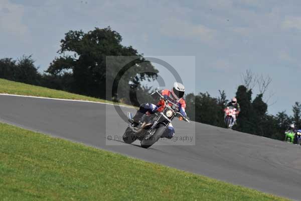 Motorcycle action photographs;Trackday digital images;event digital images;eventdigitalimages;no limits trackday;peter wileman photography;snetterton;snetterton circuit norfolk;snetterton photographs;trackday;trackday photos