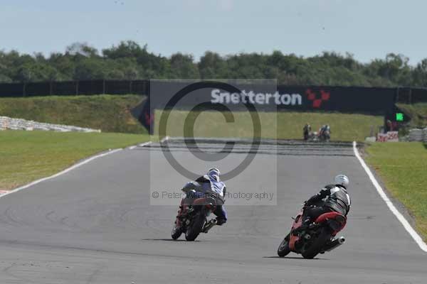 Motorcycle action photographs;Trackday digital images;event digital images;eventdigitalimages;no limits trackday;peter wileman photography;snetterton;snetterton circuit norfolk;snetterton photographs;trackday;trackday photos