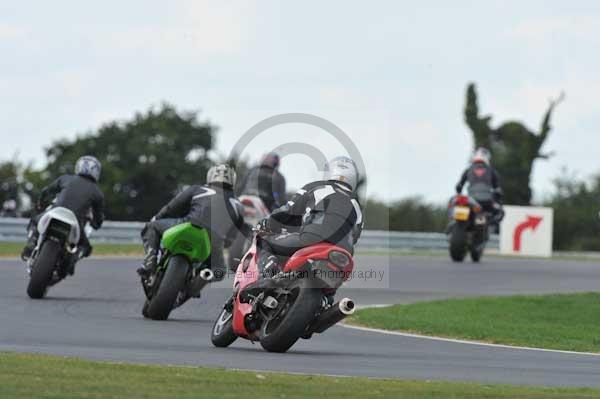 Motorcycle action photographs;Trackday digital images;event digital images;eventdigitalimages;no limits trackday;peter wileman photography;snetterton;snetterton circuit norfolk;snetterton photographs;trackday;trackday photos