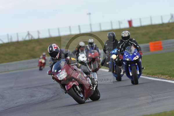 Motorcycle action photographs;Trackday digital images;event digital images;eventdigitalimages;no limits trackday;peter wileman photography;snetterton;snetterton circuit norfolk;snetterton photographs;trackday;trackday photos