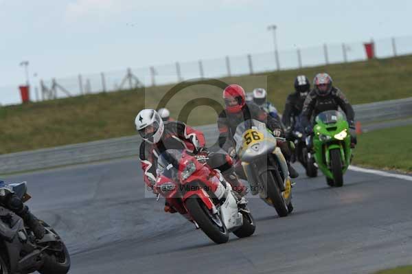 Motorcycle action photographs;Trackday digital images;event digital images;eventdigitalimages;no limits trackday;peter wileman photography;snetterton;snetterton circuit norfolk;snetterton photographs;trackday;trackday photos