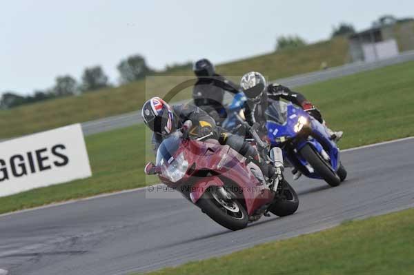 Motorcycle action photographs;Trackday digital images;event digital images;eventdigitalimages;no limits trackday;peter wileman photography;snetterton;snetterton circuit norfolk;snetterton photographs;trackday;trackday photos