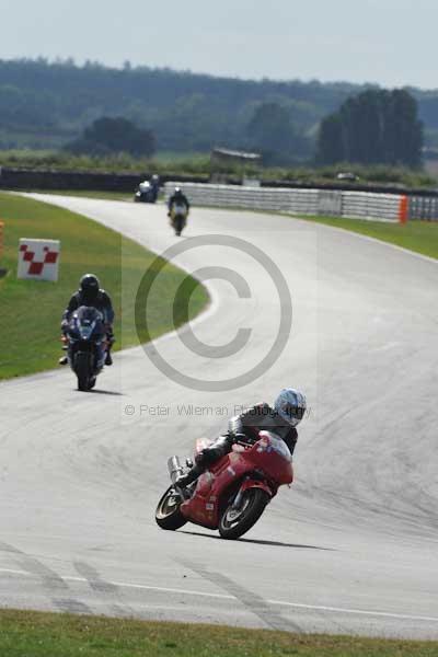 Motorcycle action photographs;Trackday digital images;event digital images;eventdigitalimages;no limits trackday;peter wileman photography;snetterton;snetterton circuit norfolk;snetterton photographs;trackday;trackday photos