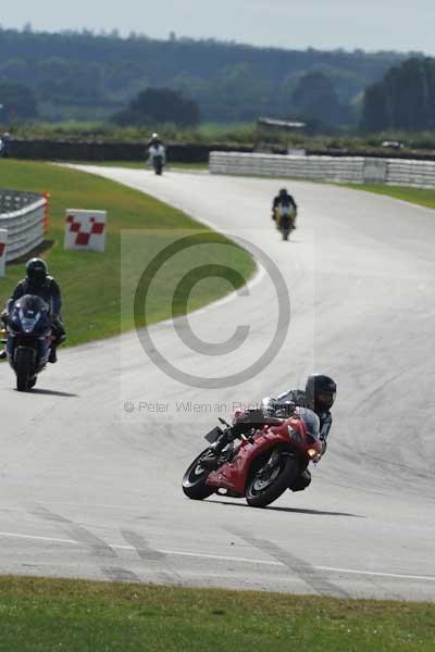 Motorcycle action photographs;Trackday digital images;event digital images;eventdigitalimages;no limits trackday;peter wileman photography;snetterton;snetterton circuit norfolk;snetterton photographs;trackday;trackday photos