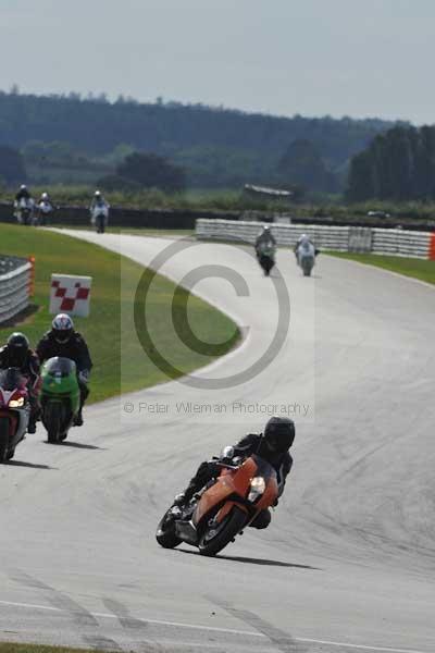 Motorcycle action photographs;Trackday digital images;event digital images;eventdigitalimages;no limits trackday;peter wileman photography;snetterton;snetterton circuit norfolk;snetterton photographs;trackday;trackday photos