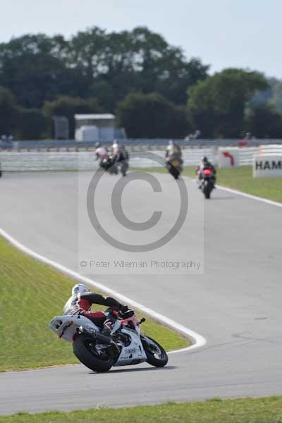 Motorcycle action photographs;Trackday digital images;event digital images;eventdigitalimages;no limits trackday;peter wileman photography;snetterton;snetterton circuit norfolk;snetterton photographs;trackday;trackday photos