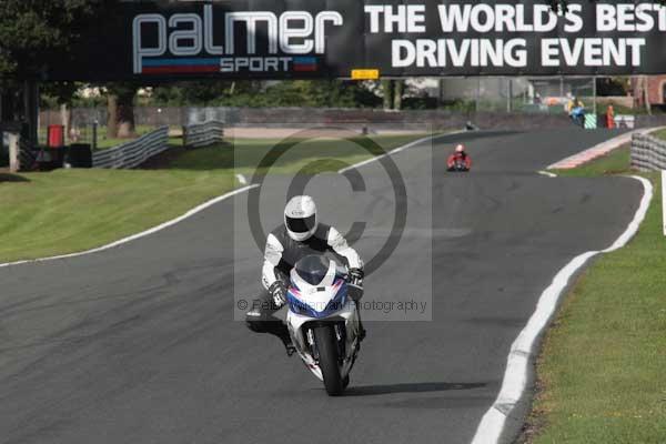 Motorcycle action photographs;Trackday digital images;event digital images;eventdigitalimages;no limits trackday;oulton park;oulton park circuit cheshire;oulton park photographs;peter wileman photography;trackday;trackday photos