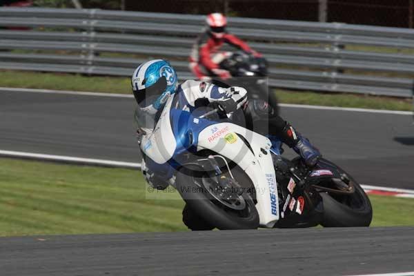 Motorcycle action photographs;Trackday digital images;event digital images;eventdigitalimages;no limits trackday;oulton park;oulton park circuit cheshire;oulton park photographs;peter wileman photography;trackday;trackday photos