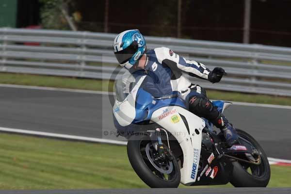 Motorcycle action photographs;Trackday digital images;event digital images;eventdigitalimages;no limits trackday;oulton park;oulton park circuit cheshire;oulton park photographs;peter wileman photography;trackday;trackday photos