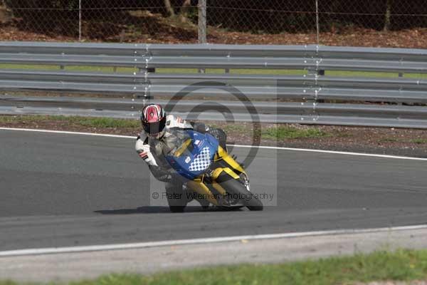 Motorcycle action photographs;Trackday digital images;event digital images;eventdigitalimages;no limits trackday;oulton park;oulton park circuit cheshire;oulton park photographs;peter wileman photography;trackday;trackday photos