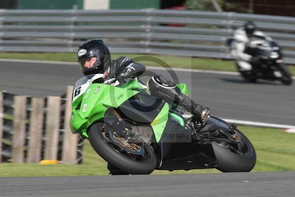 Motorcycle action photographs;Trackday digital images;event digital images;eventdigitalimages;no limits trackday;oulton park;oulton park circuit cheshire;oulton park photographs;peter wileman photography;trackday;trackday photos