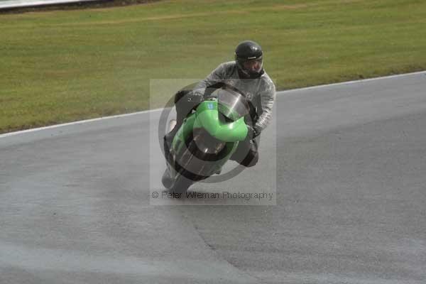 Motorcycle action photographs;Trackday digital images;event digital images;eventdigitalimages;no limits trackday;oulton park;oulton park circuit cheshire;oulton park photographs;peter wileman photography;trackday;trackday photos