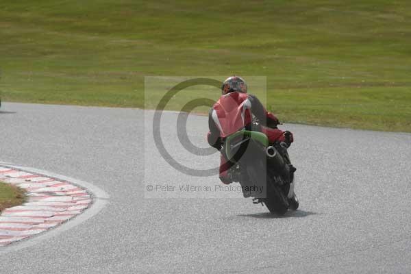 Motorcycle action photographs;Trackday digital images;event digital images;eventdigitalimages;no limits trackday;oulton park;oulton park circuit cheshire;oulton park photographs;peter wileman photography;trackday;trackday photos