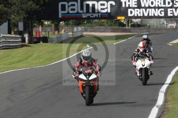 Motorcycle action photographs;Trackday digital images;event digital images;eventdigitalimages;no limits trackday;oulton park;oulton park circuit cheshire;oulton park photographs;peter wileman photography;trackday;trackday photos