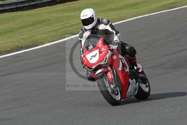 Motorcycle action photographs;Trackday digital images;event digital images;eventdigitalimages;no limits trackday;oulton park;oulton park circuit cheshire;oulton park photographs;peter wileman photography;trackday;trackday photos