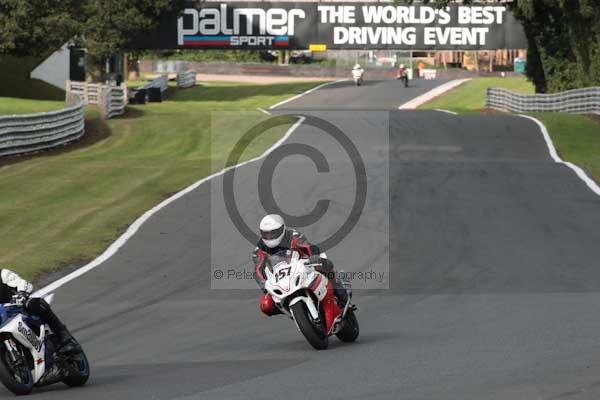 Motorcycle action photographs;Trackday digital images;event digital images;eventdigitalimages;no limits trackday;oulton park;oulton park circuit cheshire;oulton park photographs;peter wileman photography;trackday;trackday photos