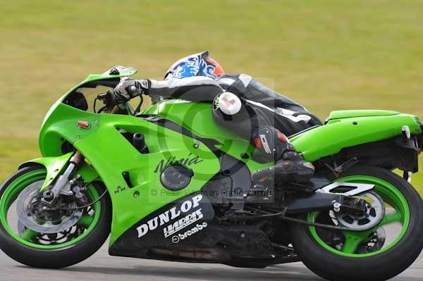 Motorcycle action photographs;Trackday digital images;Ty croes;anglesey;anglesey photographs;event digital images;eventdigitalimages;no limits trackday;peter wileman photography;trac mon;trackday;trackday photos