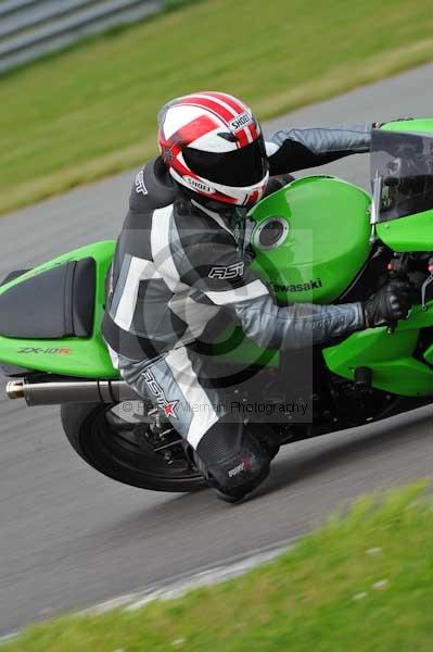 Motorcycle action photographs;Trackday digital images;Ty croes;anglesey;anglesey photographs;event digital images;eventdigitalimages;no limits trackday;peter wileman photography;trac mon;trackday;trackday photos